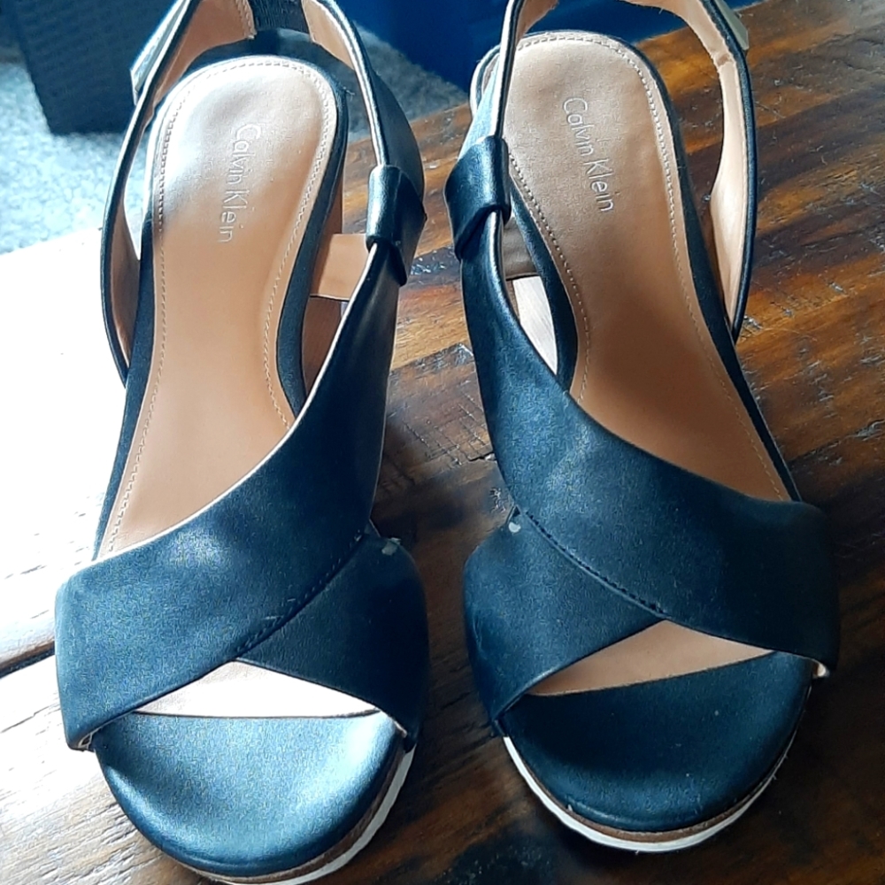 CALVIN KLEIN WEDGE SANDALS  SZ 7 1/2